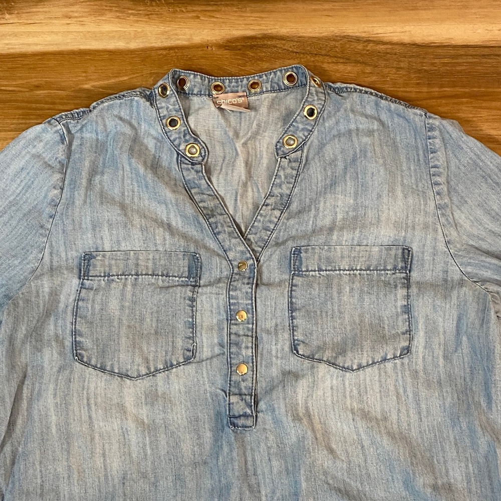 Chico's Denim Lyocell Tunic Top Eyelet Collar Size 1 Long Sleeve Womens 8/10